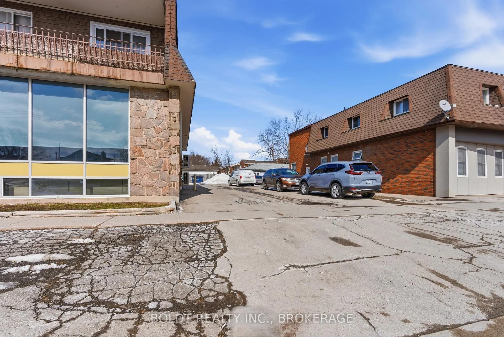 Photo 2 of Unit F, 706 Main Street, Welland, Welland Downtown — HOMEH