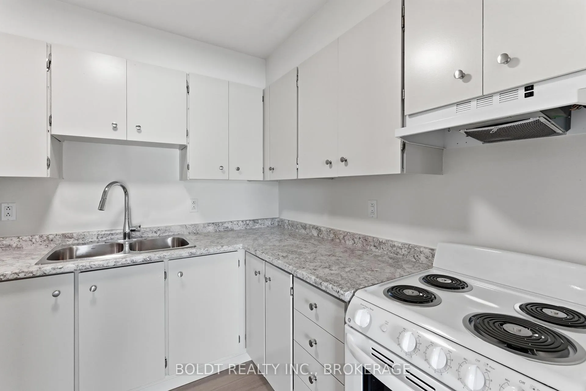 Photo 11 of Unit F, 706 Main Street, Welland, Welland Downtown — HOMEH