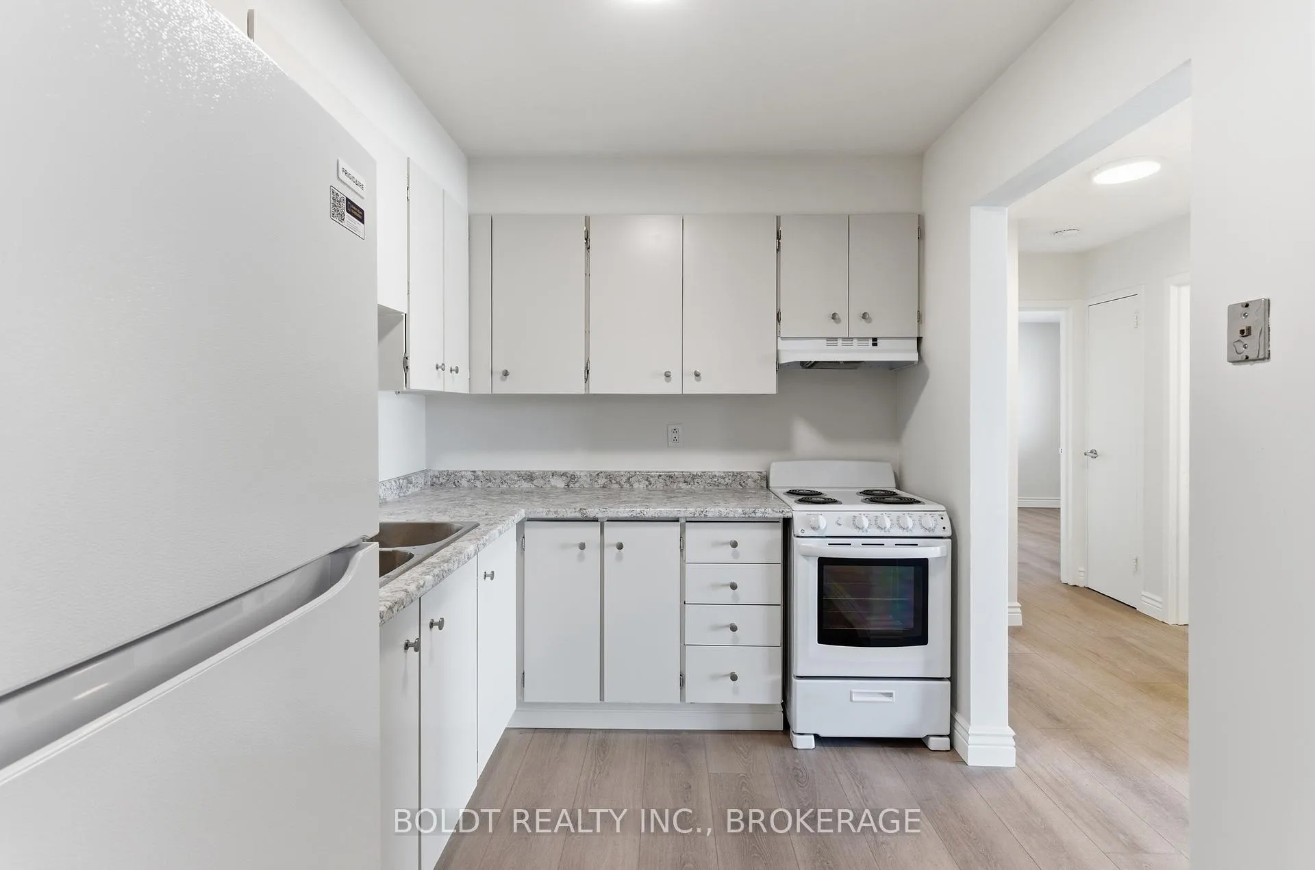 Photo 13 of Unit F, 706 Main Street, Welland, Welland Downtown — HOMEH