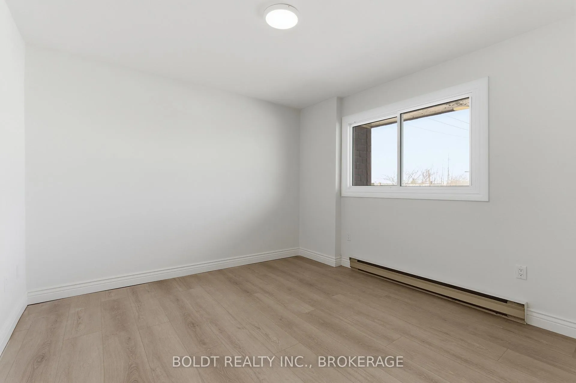Photo 15 of Unit F, 706 Main Street, Welland, Welland Downtown — HOMEH