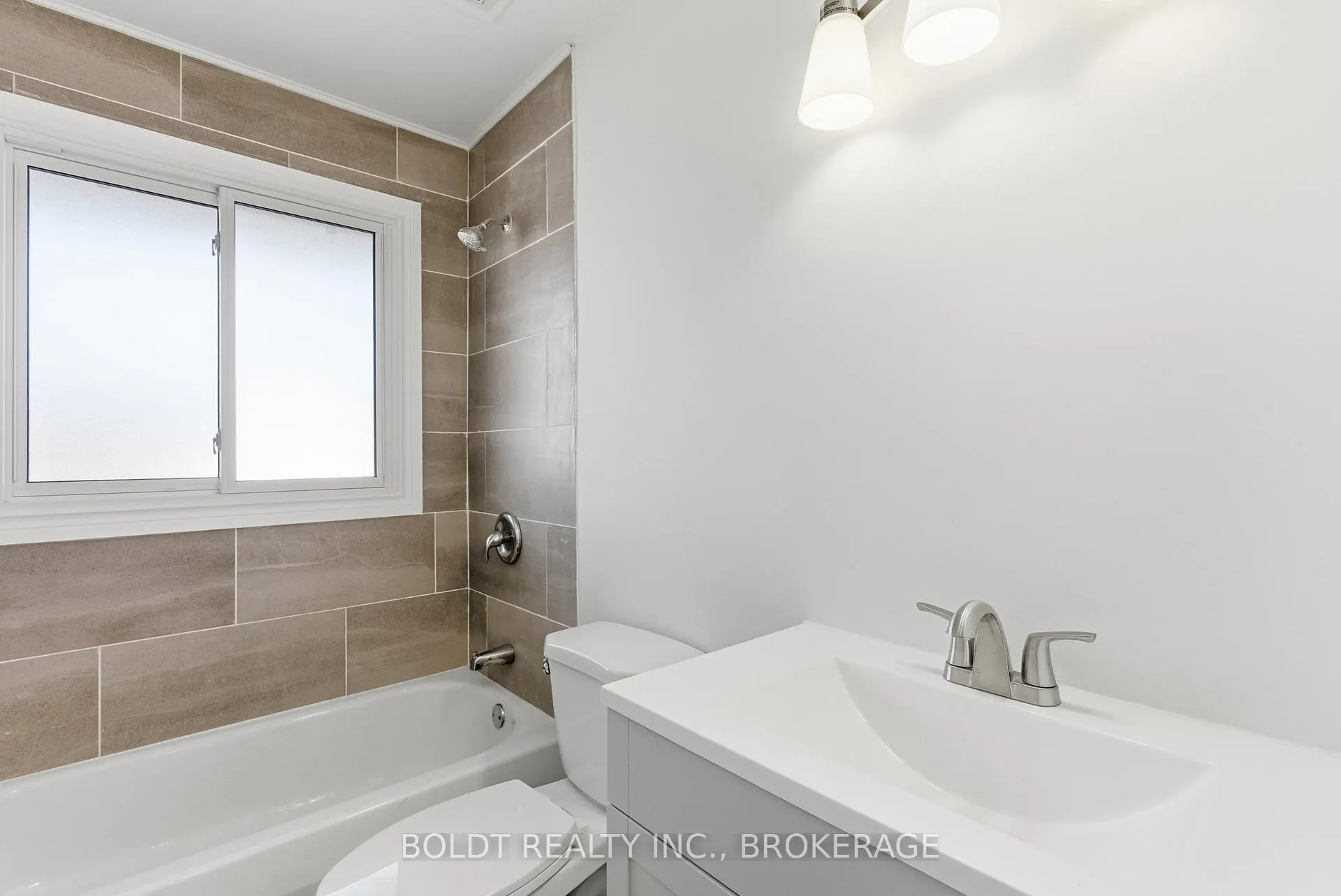 Photo 19 of Unit F, 706 Main Street, Welland, Welland Downtown — HOMEH