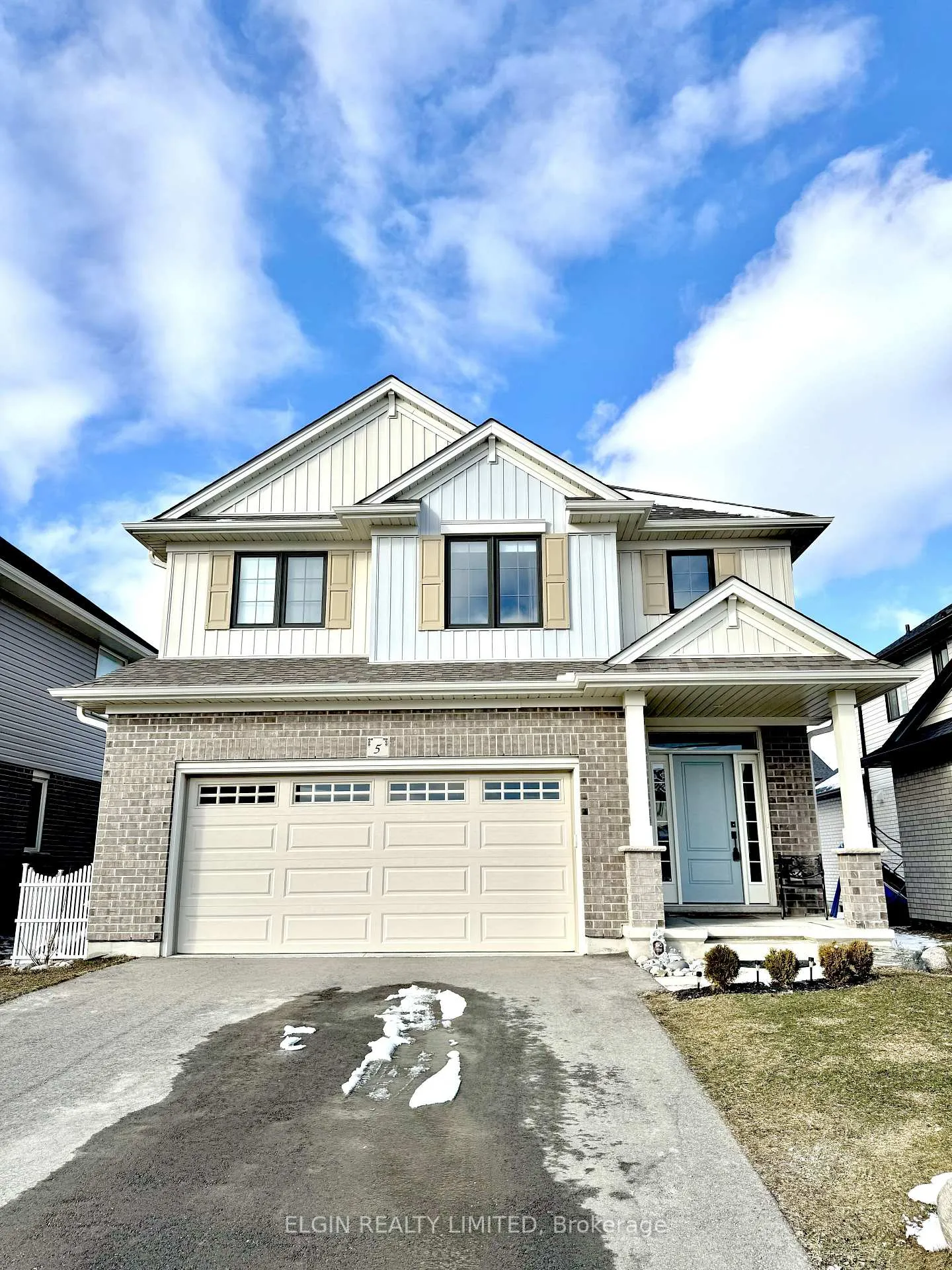 Front of 5 Dunning Way