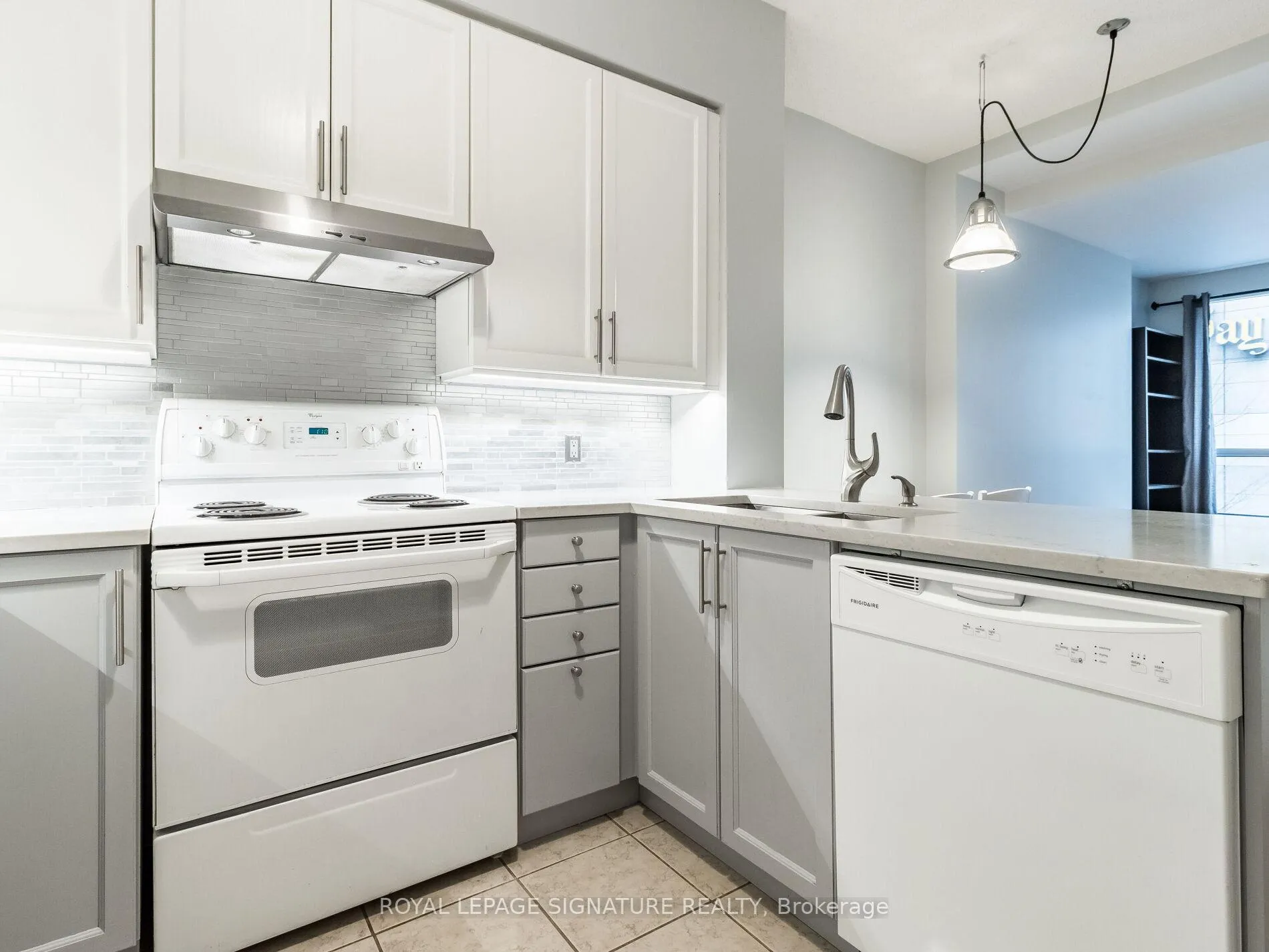 Photo 8 of Unit 203, 55 Bloor Street E, Toronto, Church-Yonge Corridor — HOMEH