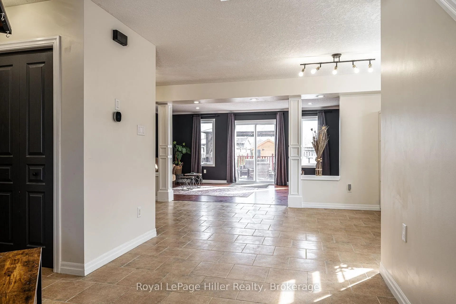 Photo 5 of 127 Maxwell Street, St. Marys — HOMEH