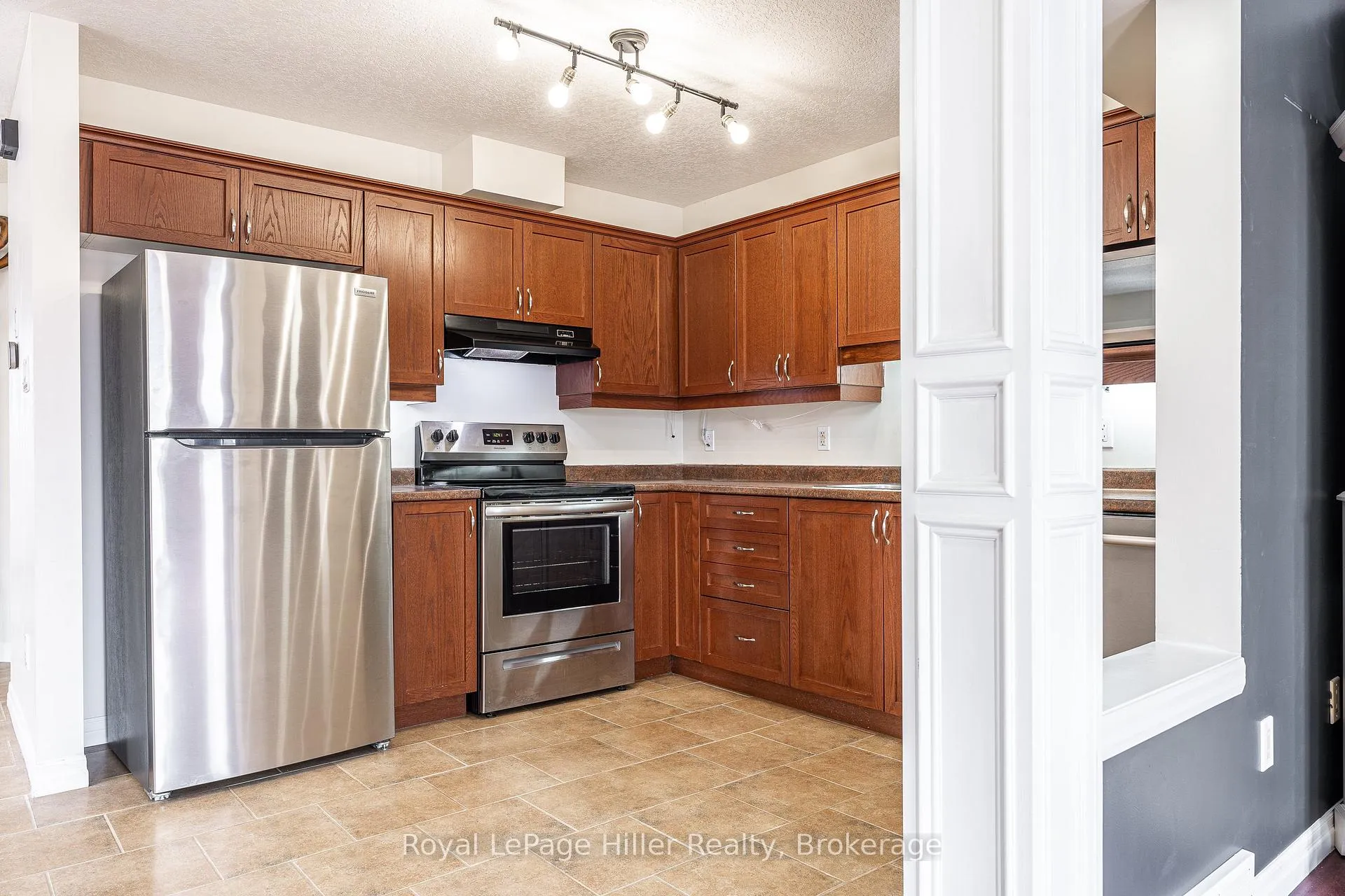 Photo 13 of 127 Maxwell Street, St. Marys — HOMEH