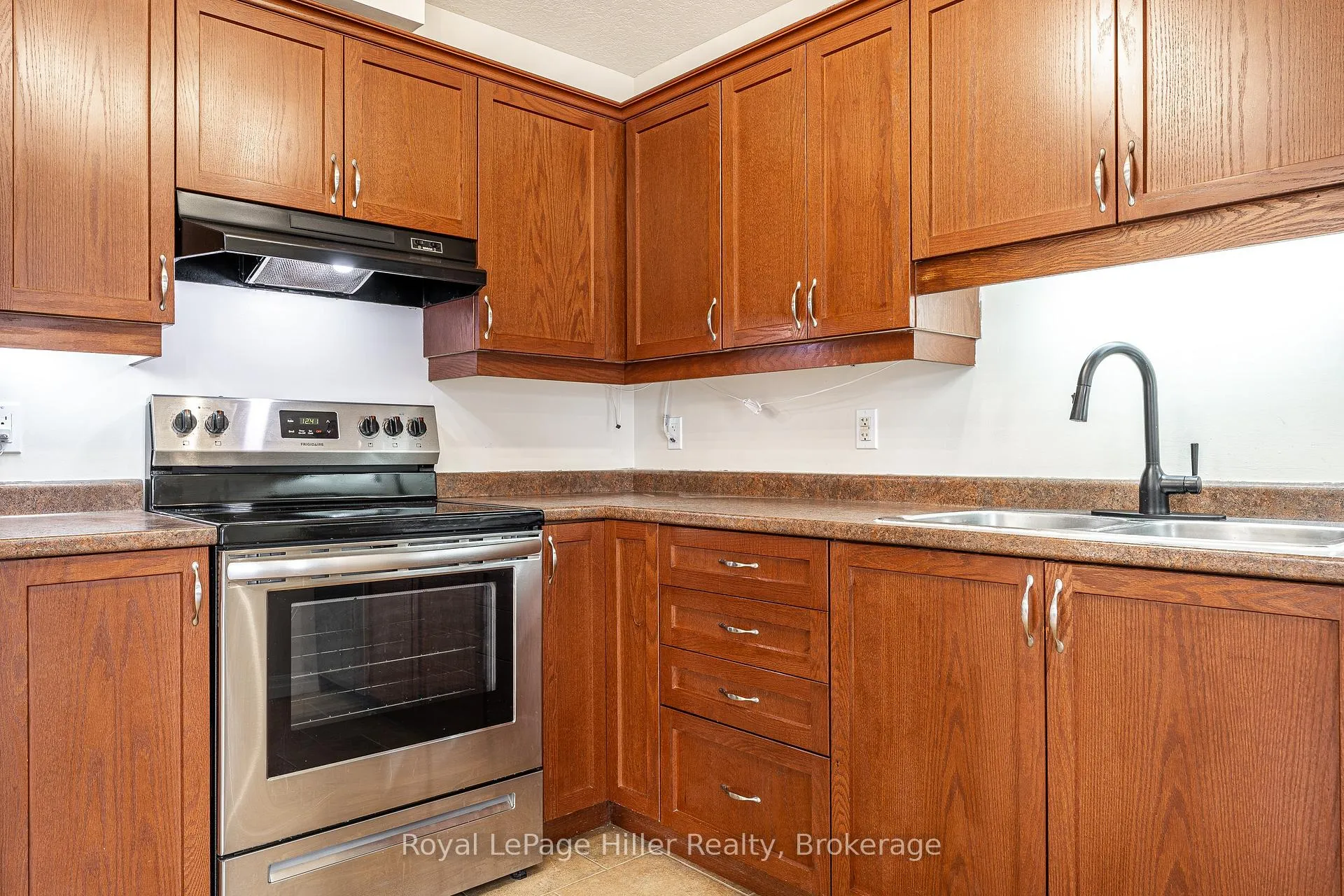 Photo 14 of 127 Maxwell Street, St. Marys — HOMEH