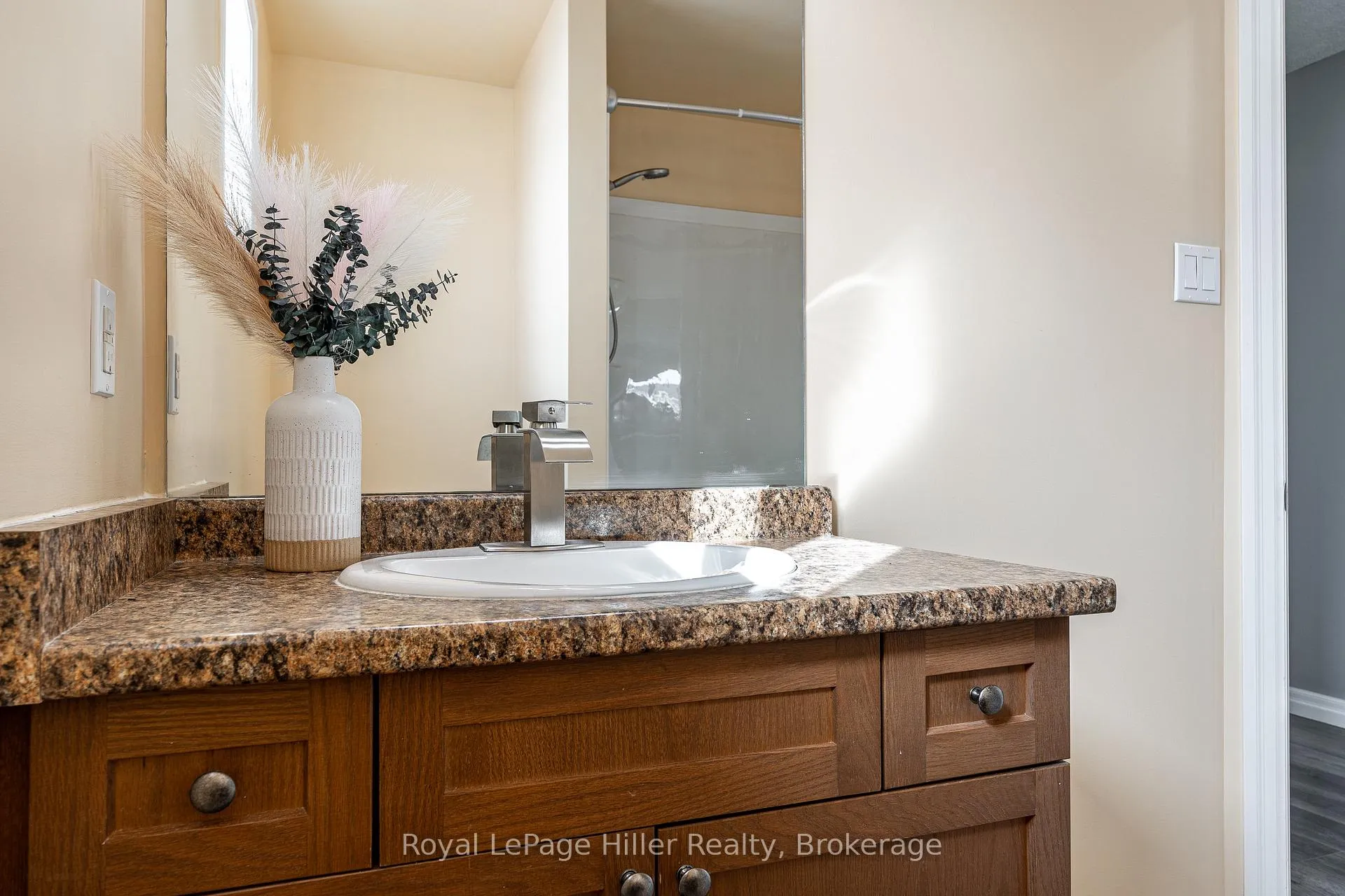 Photo 25 of 127 Maxwell Street, St. Marys — HOMEH