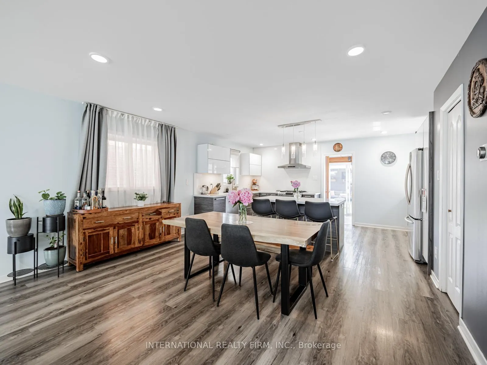 Photo 10 of 49 Lapp Street, Toronto, Rockcliffe-Smythe — HOMEH