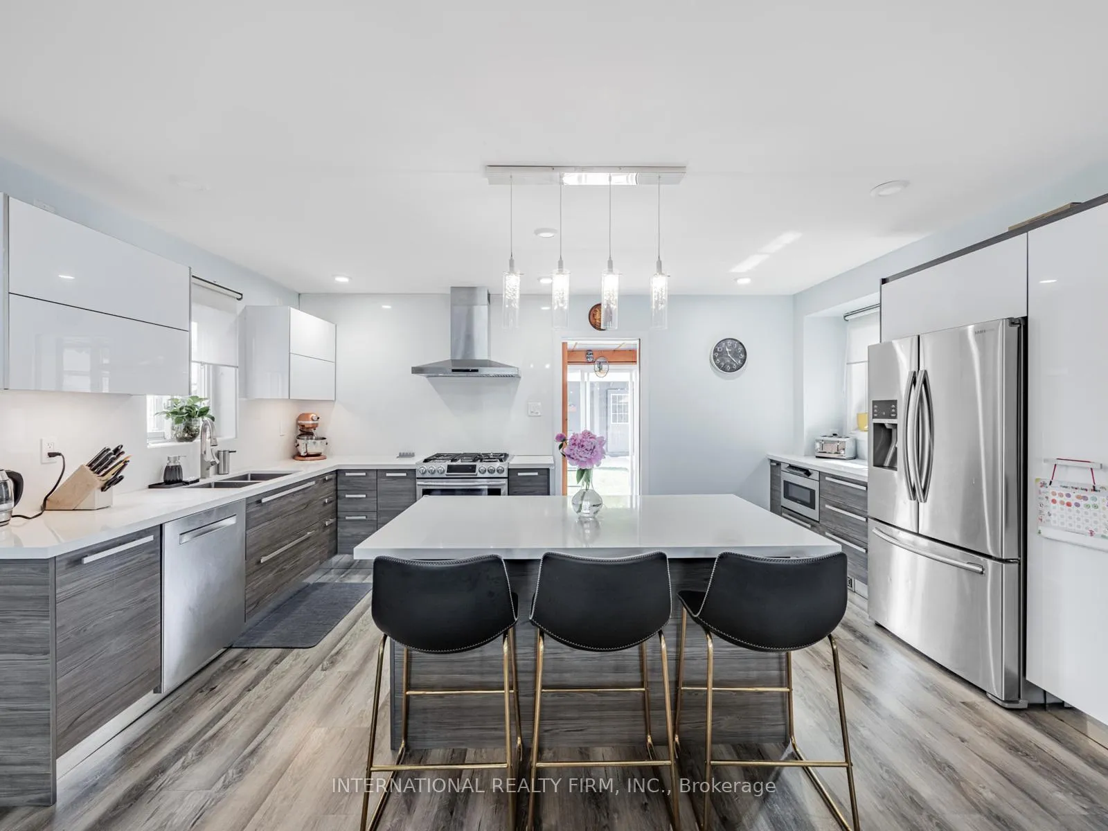 Photo 11 of 49 Lapp Street, Toronto, Rockcliffe-Smythe — HOMEH