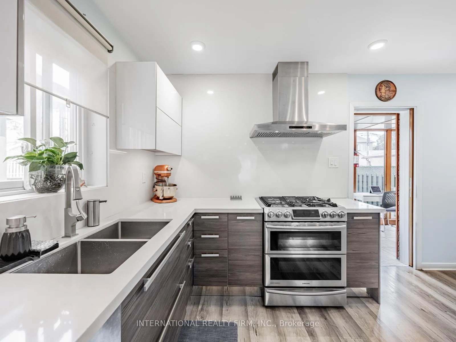 Photo 13 of 49 Lapp Street, Toronto, Rockcliffe-Smythe — HOMEH
