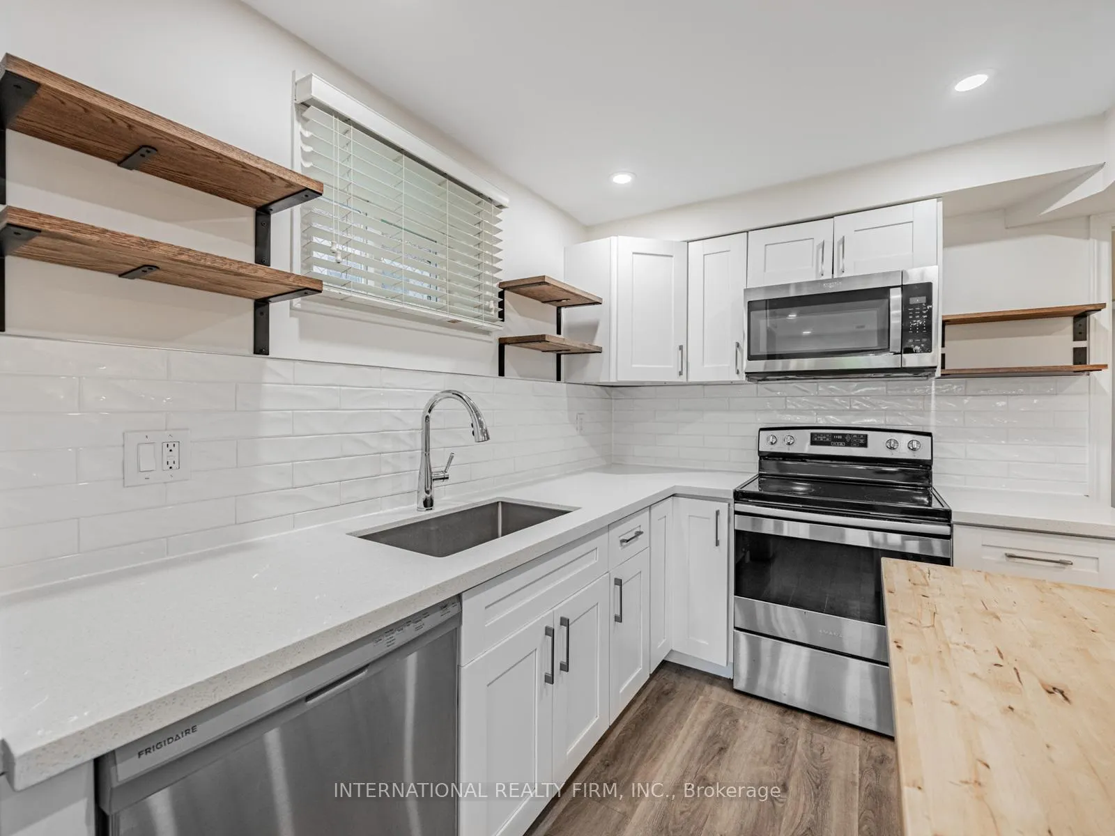 Photo 27 of 49 Lapp Street, Toronto, Rockcliffe-Smythe — HOMEH
