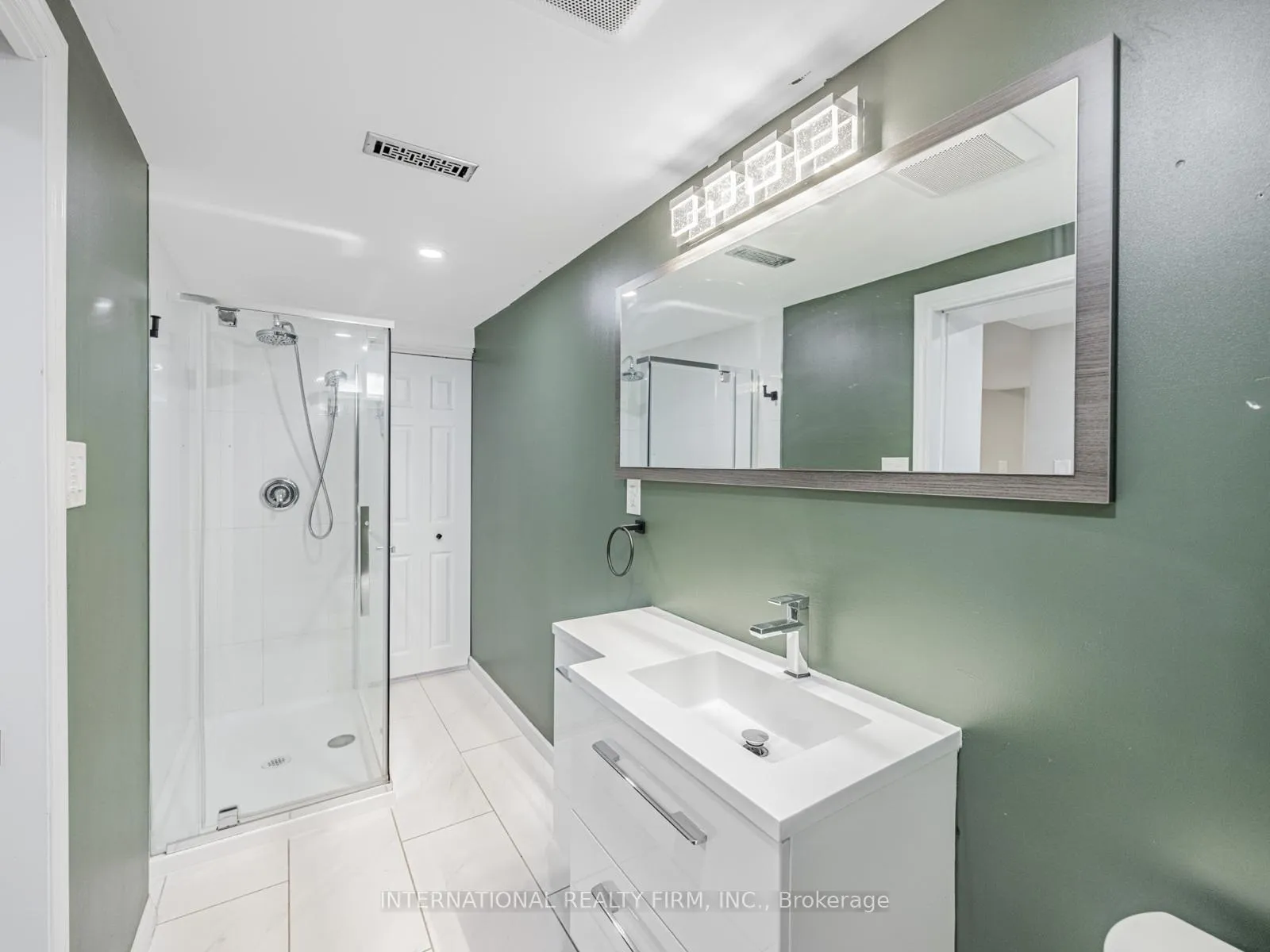 Photo 32 of 49 Lapp Street, Toronto, Rockcliffe-Smythe — HOMEH