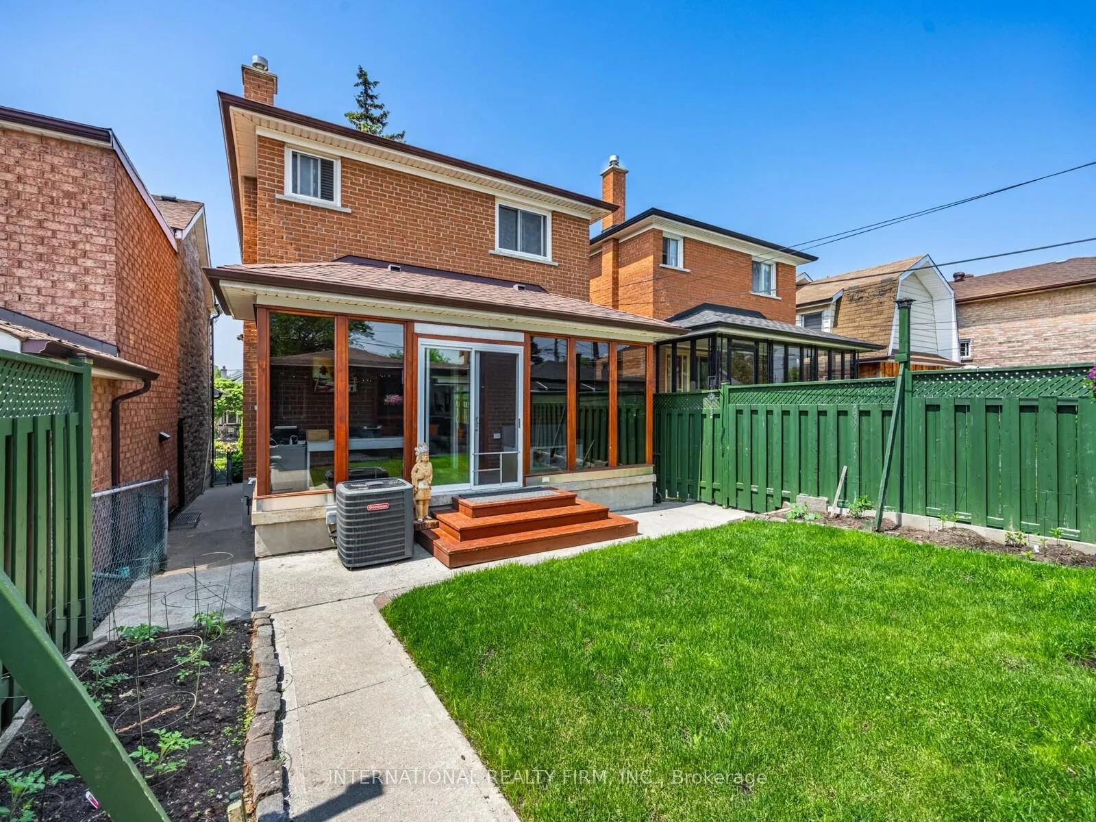 Photo 38 of 49 Lapp Street, Toronto, Rockcliffe-Smythe — HOMEH