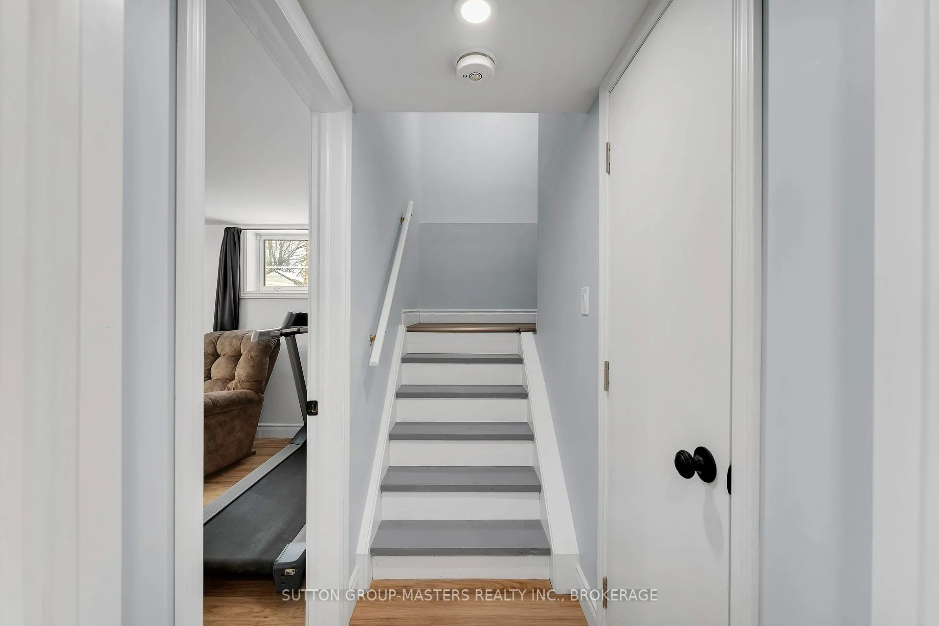 Photo 36 of 1120 Wintergreen Crescent, Kingston, City Northwest — HOMEH