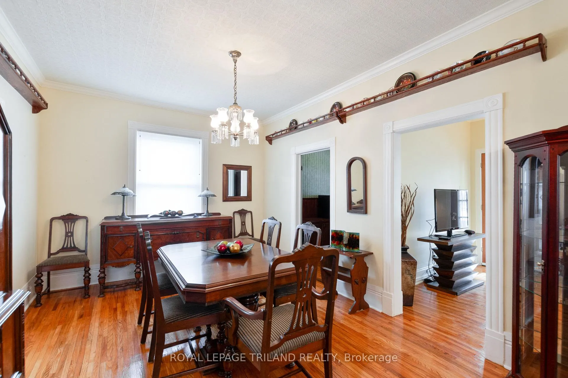 Photo 2 of 112 Elm Street, St. Thomas — HOMEH