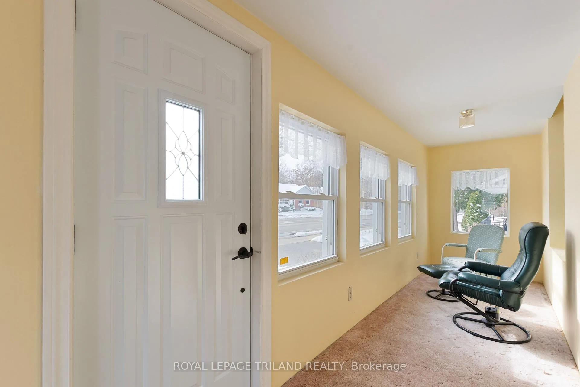 Photo 9 of 112 Elm Street, St. Thomas — HOMEH