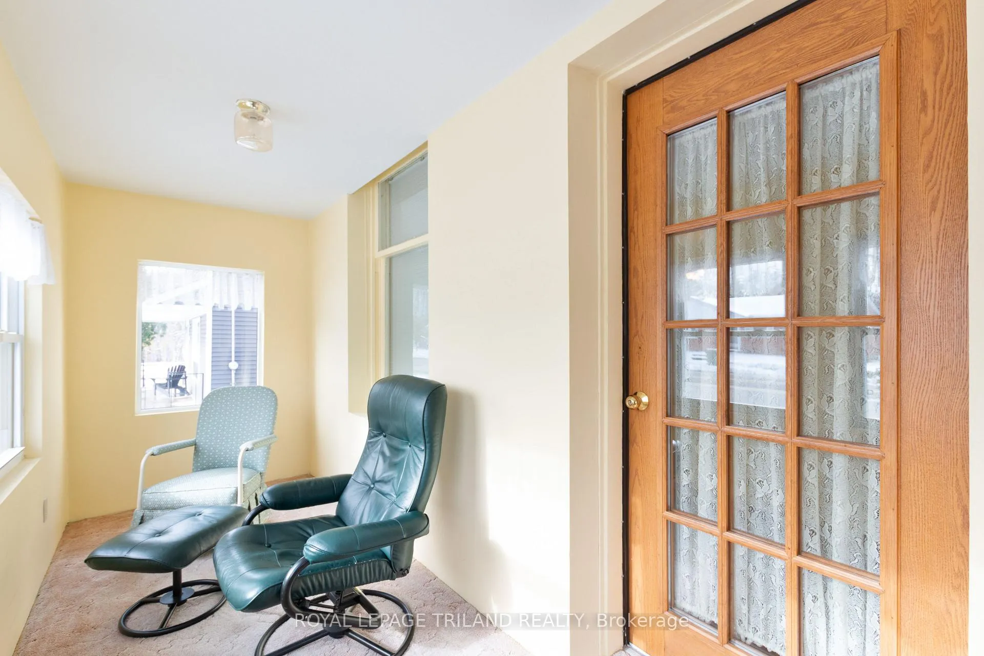 Photo 10 of 112 Elm Street, St. Thomas — HOMEH
