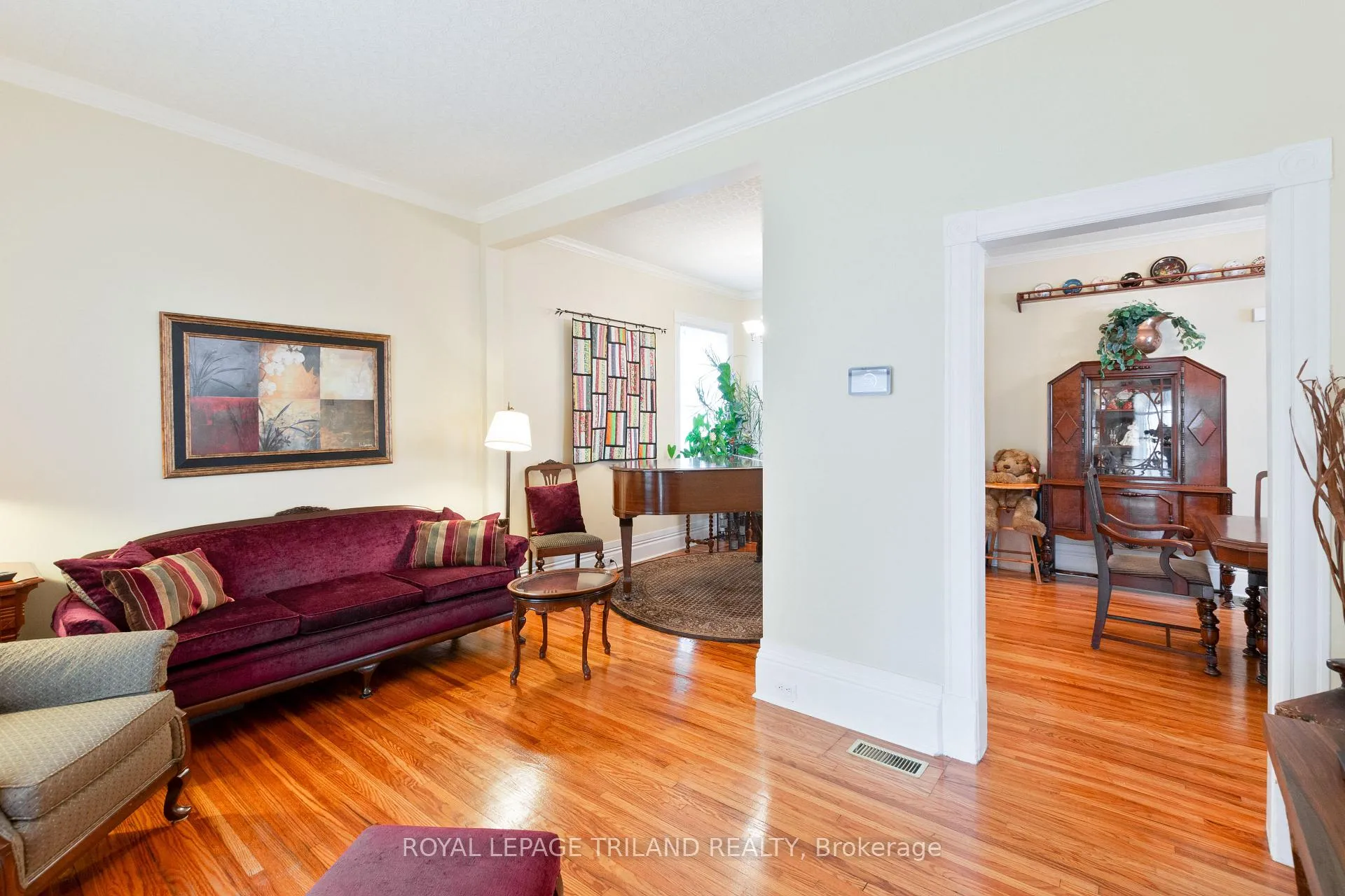 Photo 11 of 112 Elm Street, St. Thomas — HOMEH