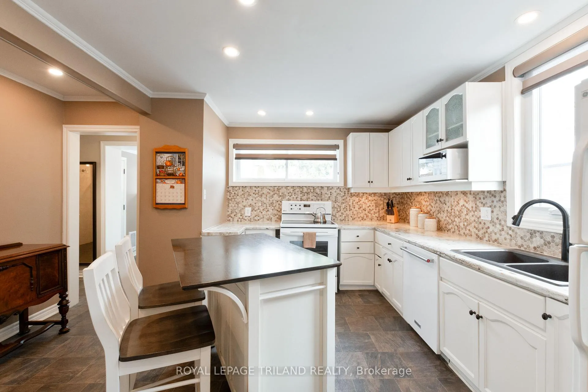Photo 20 of 112 Elm Street, St. Thomas — HOMEH