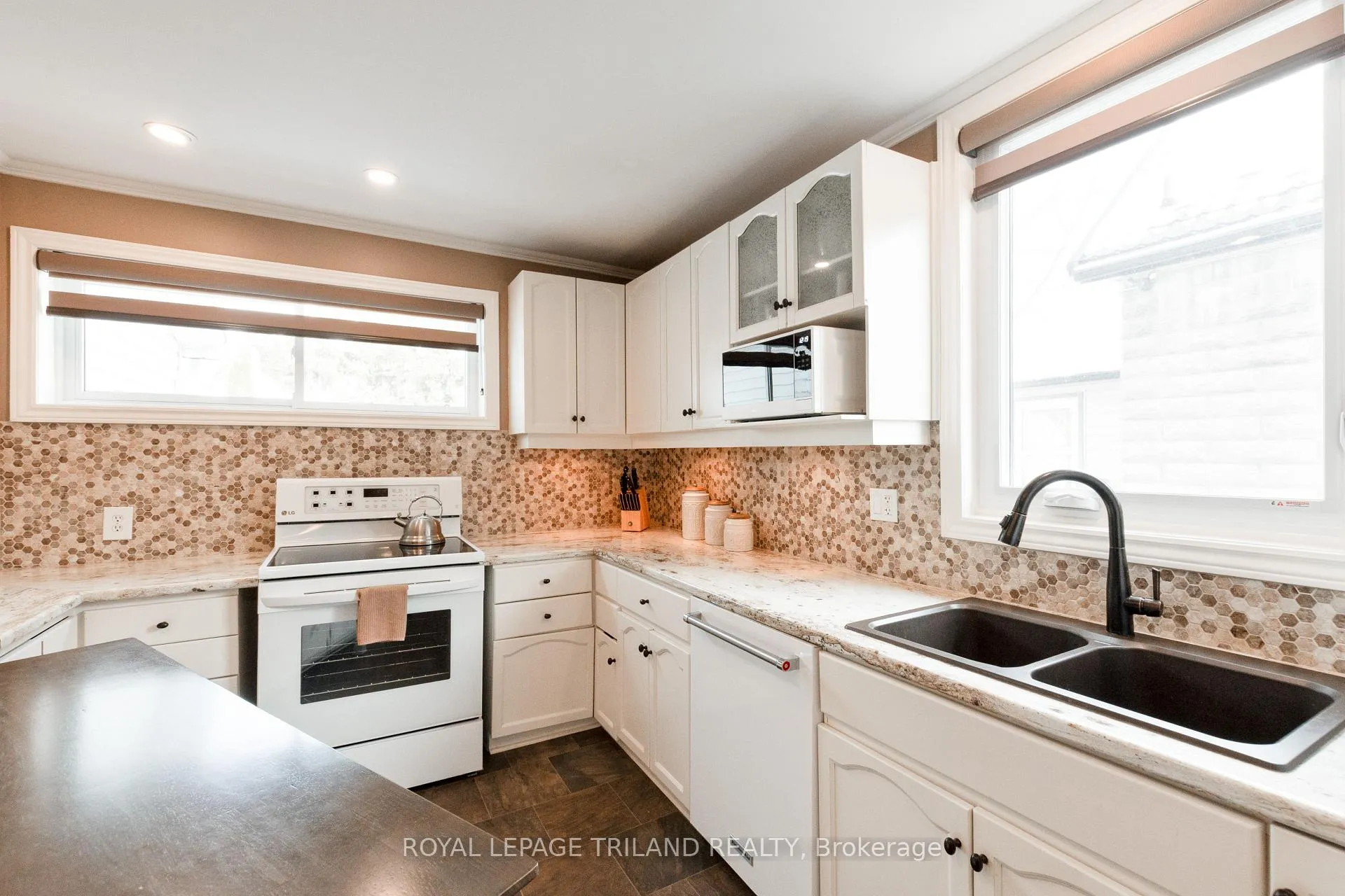 Photo 22 of 112 Elm Street, St. Thomas — HOMEH