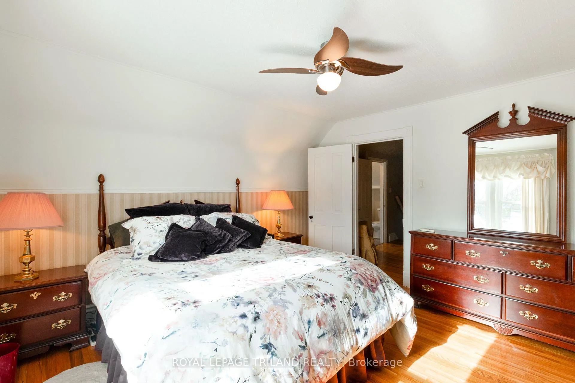Photo 26 of 112 Elm Street, St. Thomas — HOMEH