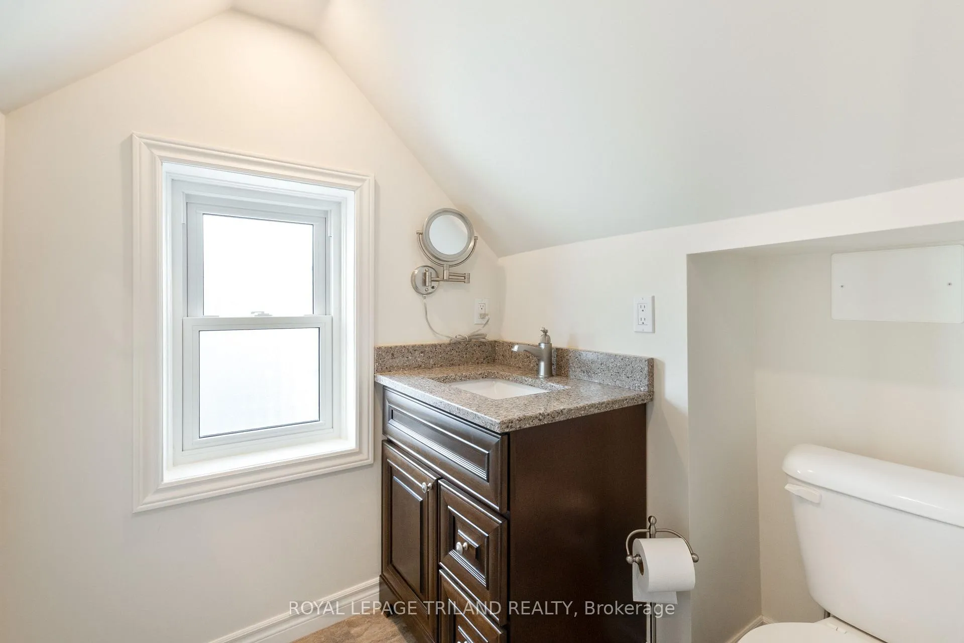 Photo 30 of 112 Elm Street, St. Thomas — HOMEH