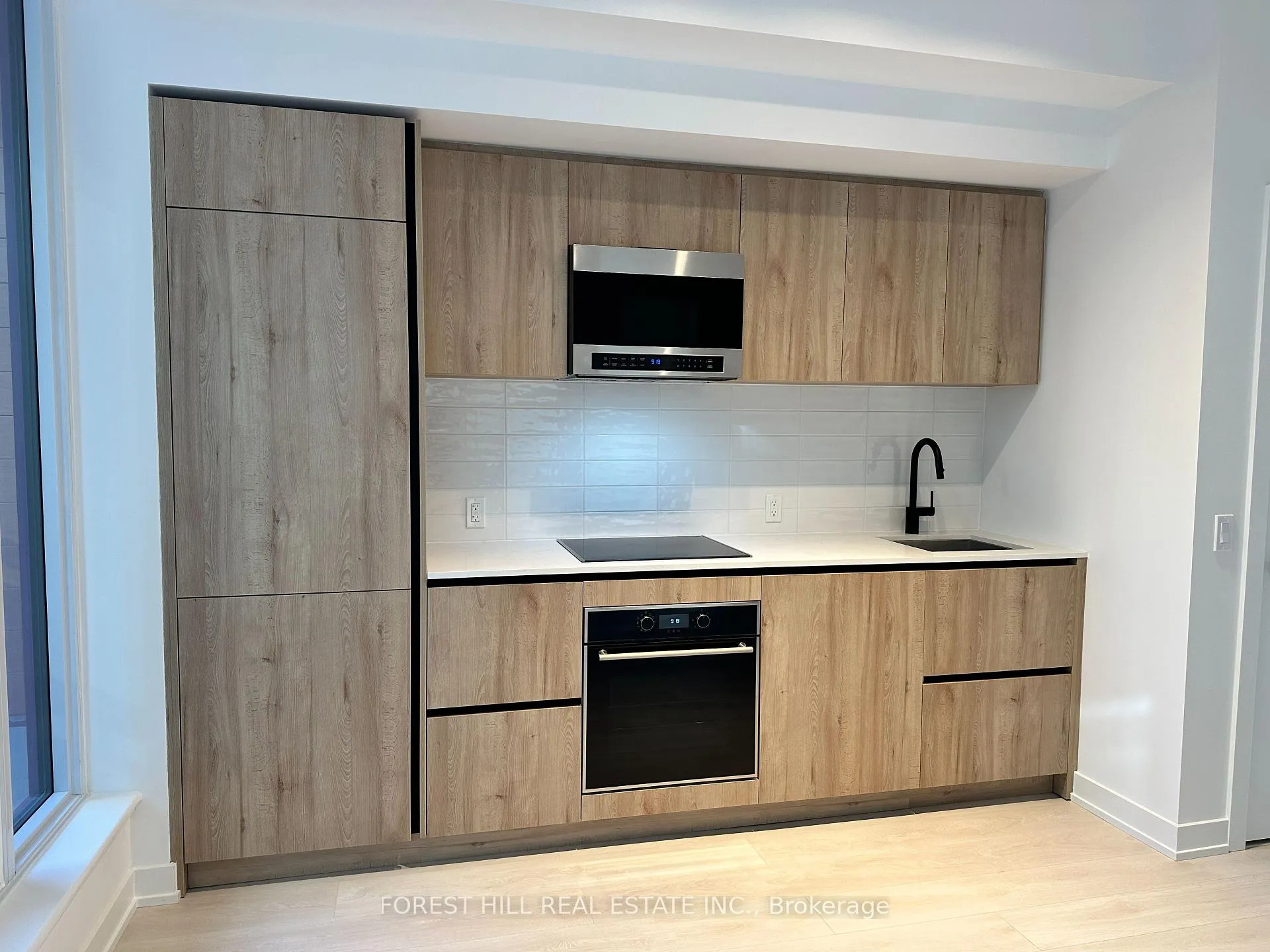 Photo 3 of Unit 208, 117 Broadway Avenue, Toronto, Mount Pleasant West — HOMEH