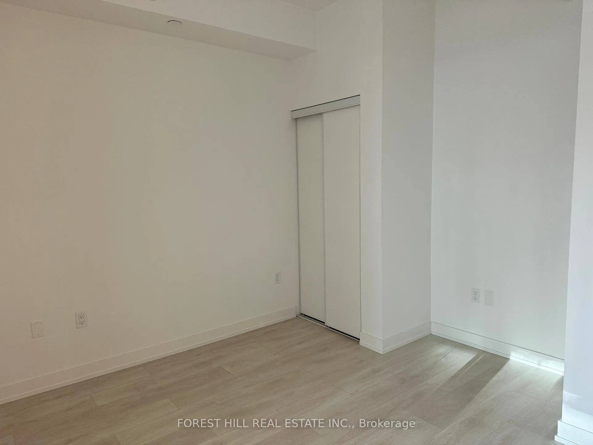 Photo 6 of Unit 208, 117 Broadway Avenue, Toronto, Mount Pleasant West — HOMEH