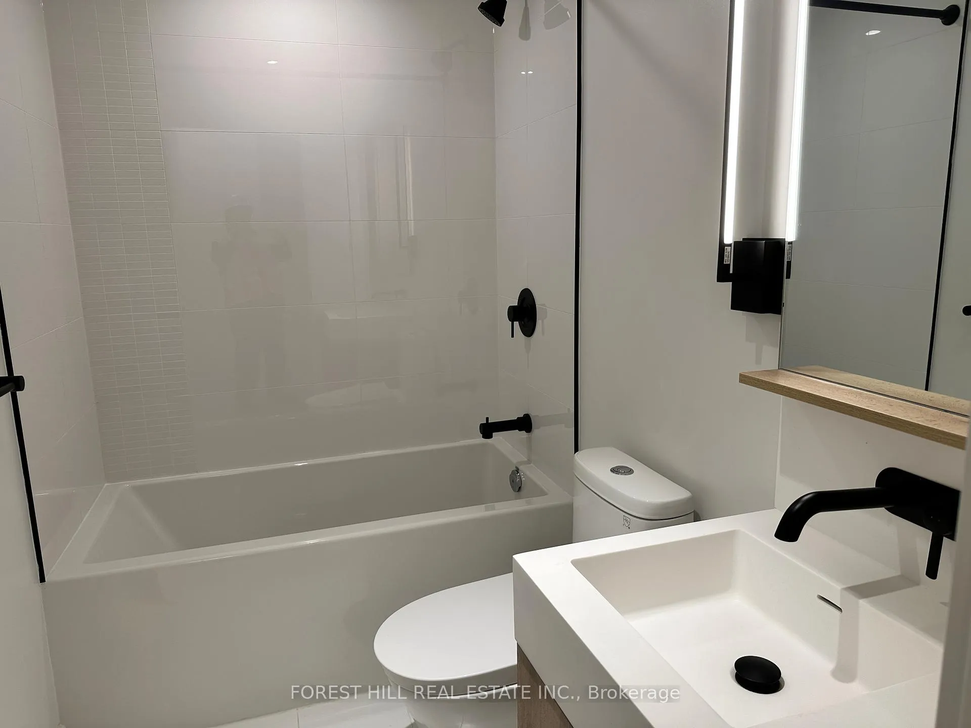 Photo 7 of Unit 208, 117 Broadway Avenue, Toronto, Mount Pleasant West — HOMEH