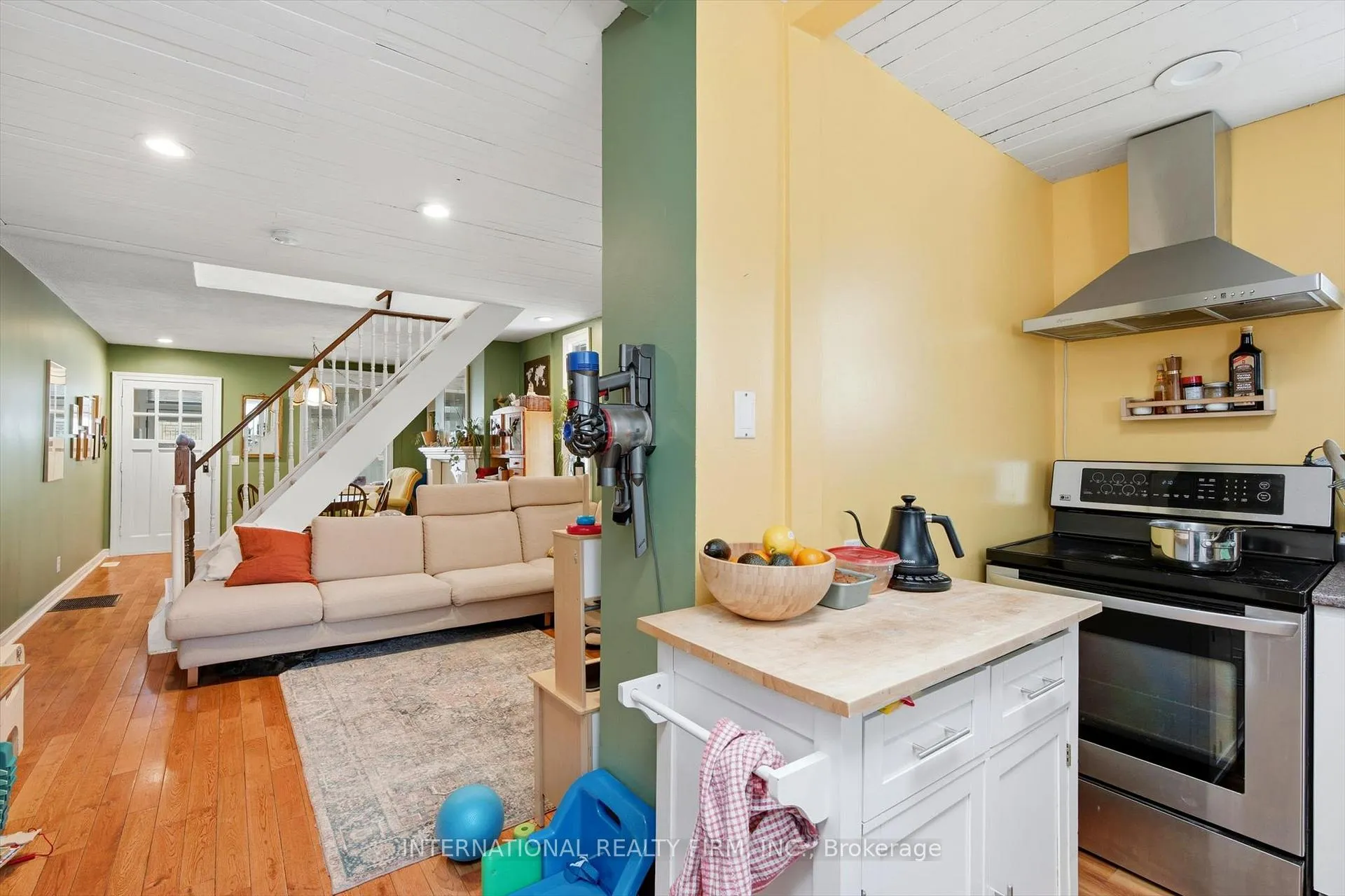 Photo 11 of 116 Merrill Avenue E, Toronto, Woodbine Corridor — HOMEH