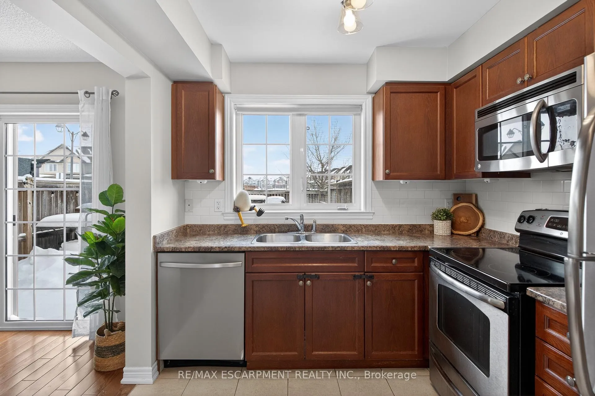 Photo 8 of Unit 64, 222 Fall Fair Way, Hamilton, Binbrook — HOMEH