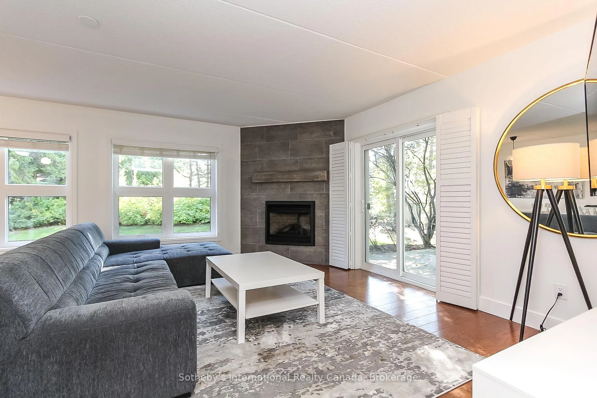 Photo 7 of 411 Mariners Way, Collingwood — HOMEH