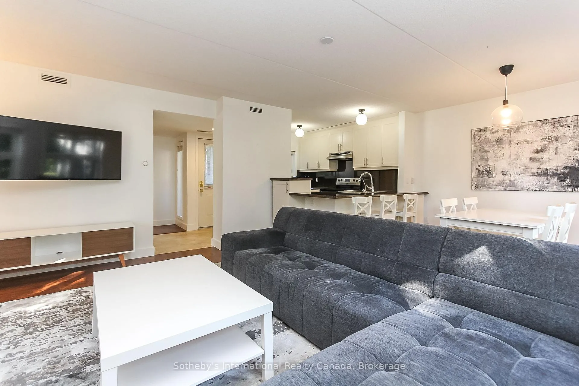 Photo 10 of 411 Mariners Way, Collingwood — HOMEH