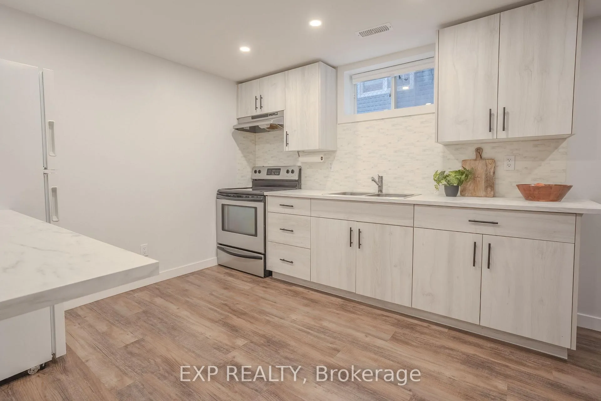 Photo 14 of 12 Lailey Street, St. Catharines, Facer — HOMEH