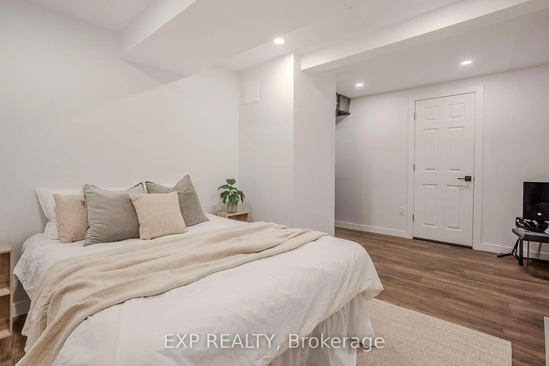 Photo 18 of 12 Lailey Street, St. Catharines, Facer — HOMEH