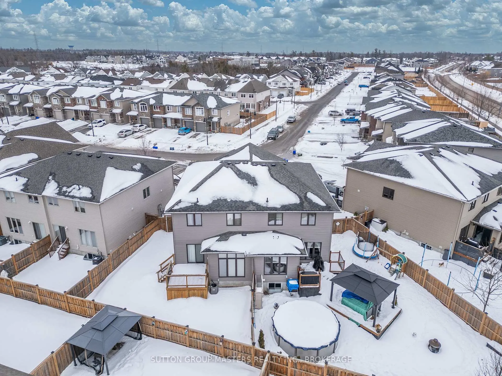 Photo 43 of 1423 Monarch Drive W, Kingston, City Northwest — HOMEH