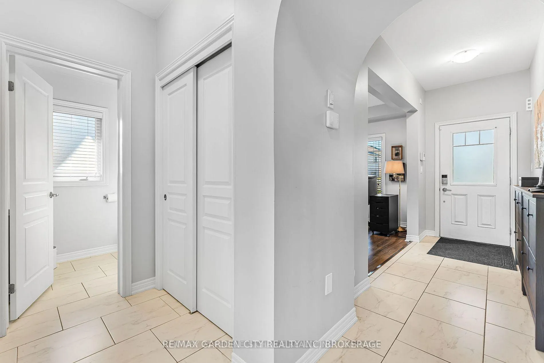 Photo 6 of 4 Riley Avenue, Pelham, Fonthill — HOMEH