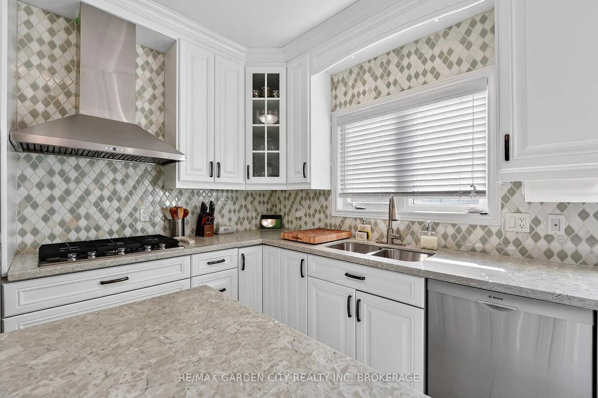 Photo 18 of 4 Riley Avenue, Pelham, Fonthill — HOMEH