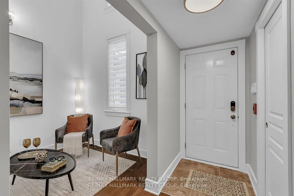 Photo 5 of Unit D, 124 Guigues Avenue, Ottawa, Lower Town/Byward Market — HOMEH