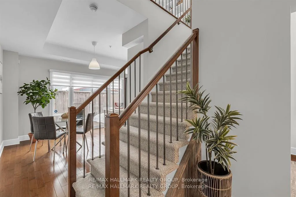 Photo 12 of Unit D, 124 Guigues Avenue, Ottawa, Lower Town/Byward Market — HOMEH
