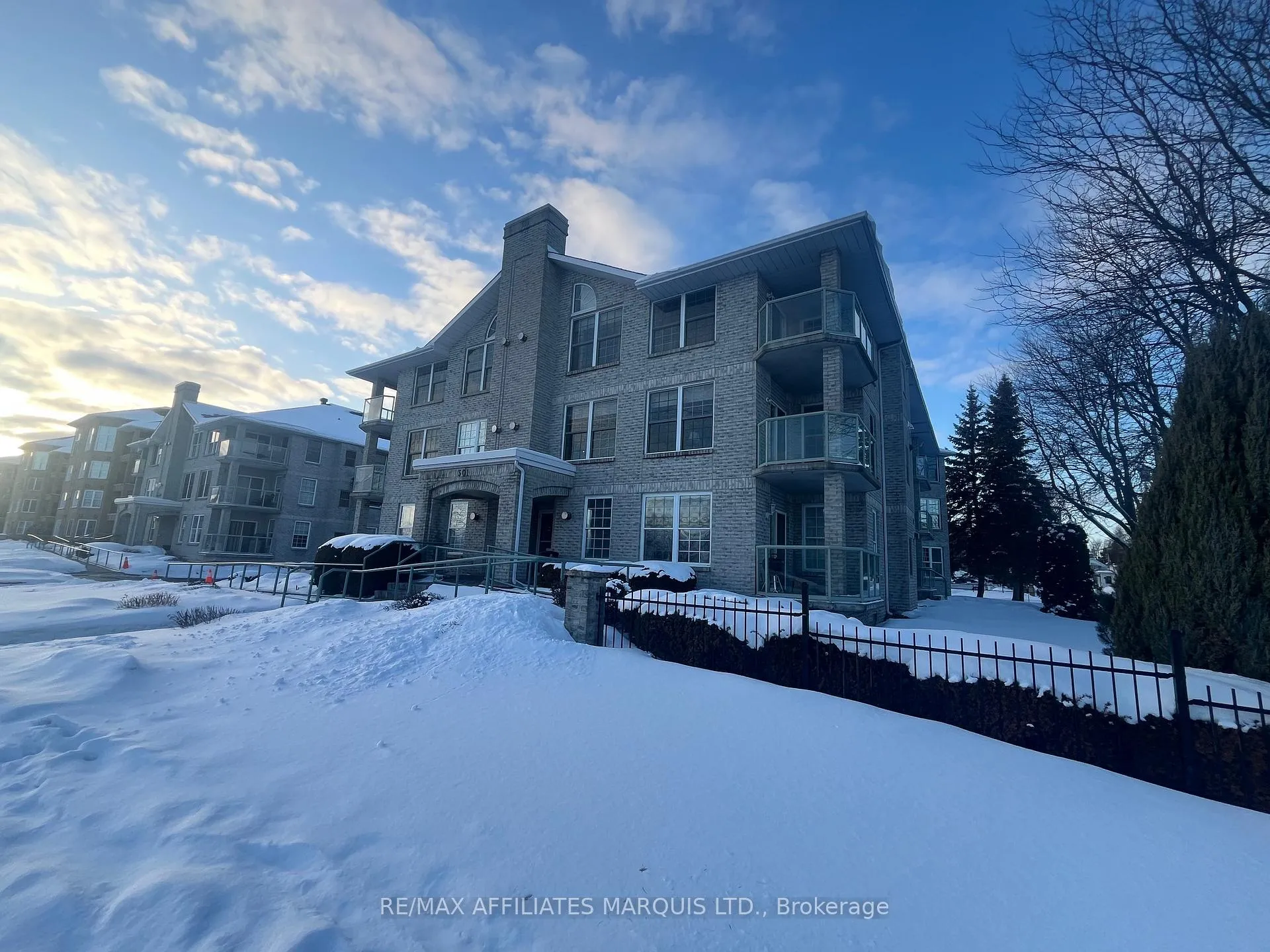 Photo 2 of Unit 301, 301 Water Street W, Cornwall — HOMEH