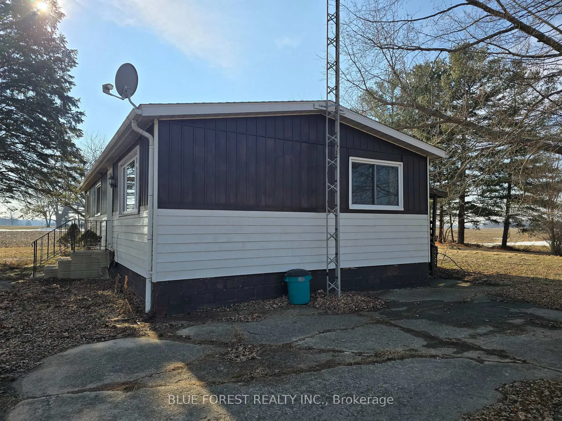 Photo 8 of 13991 Selton Line, Chatham-Kent, Thamesville — HOMEH