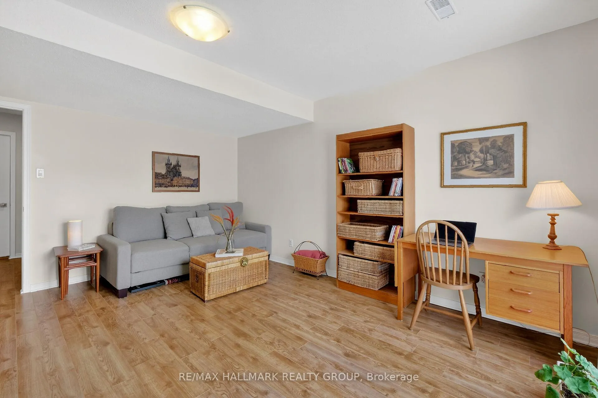 Photo 9 of Unit 5, 9 Forsyth Lane, Ottawa, Crystal Beach — HOMEH