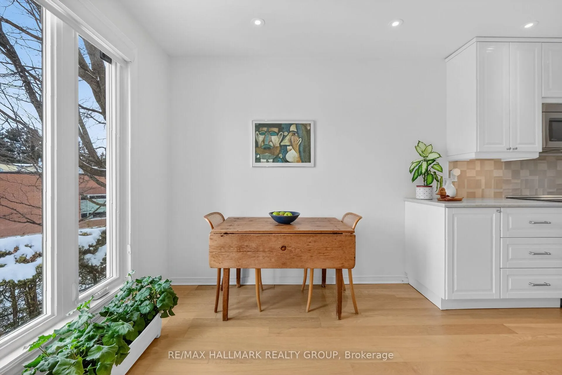 Photo 23 of Unit 5, 9 Forsyth Lane, Ottawa, Crystal Beach — HOMEH