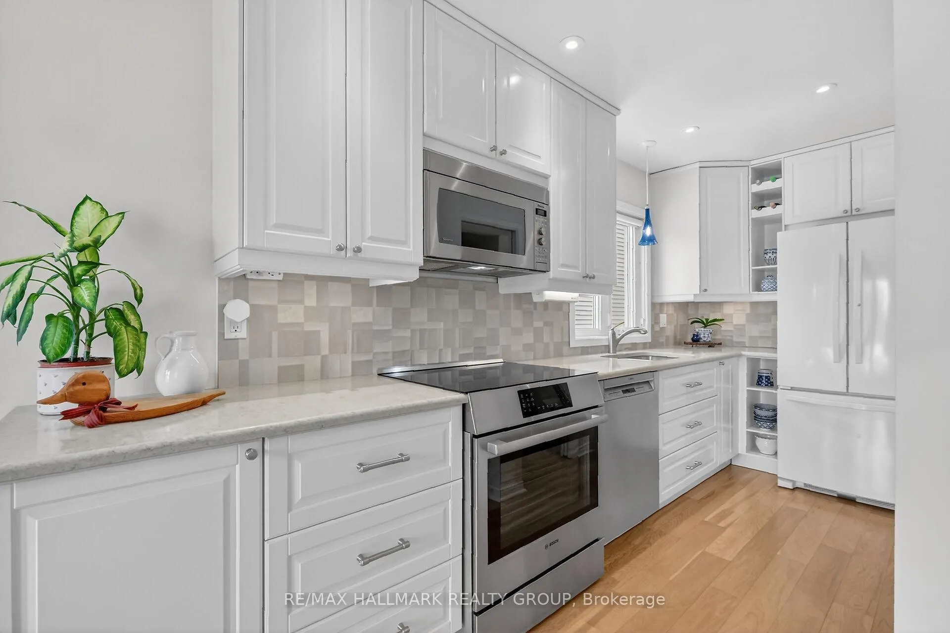 Photo 25 of Unit 5, 9 Forsyth Lane, Ottawa, Crystal Beach — HOMEH