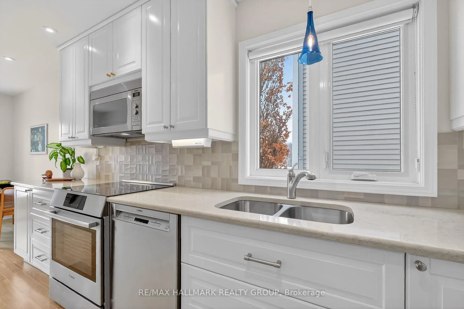 Photo 26 of Unit 5, 9 Forsyth Lane, Ottawa, Crystal Beach — HOMEH