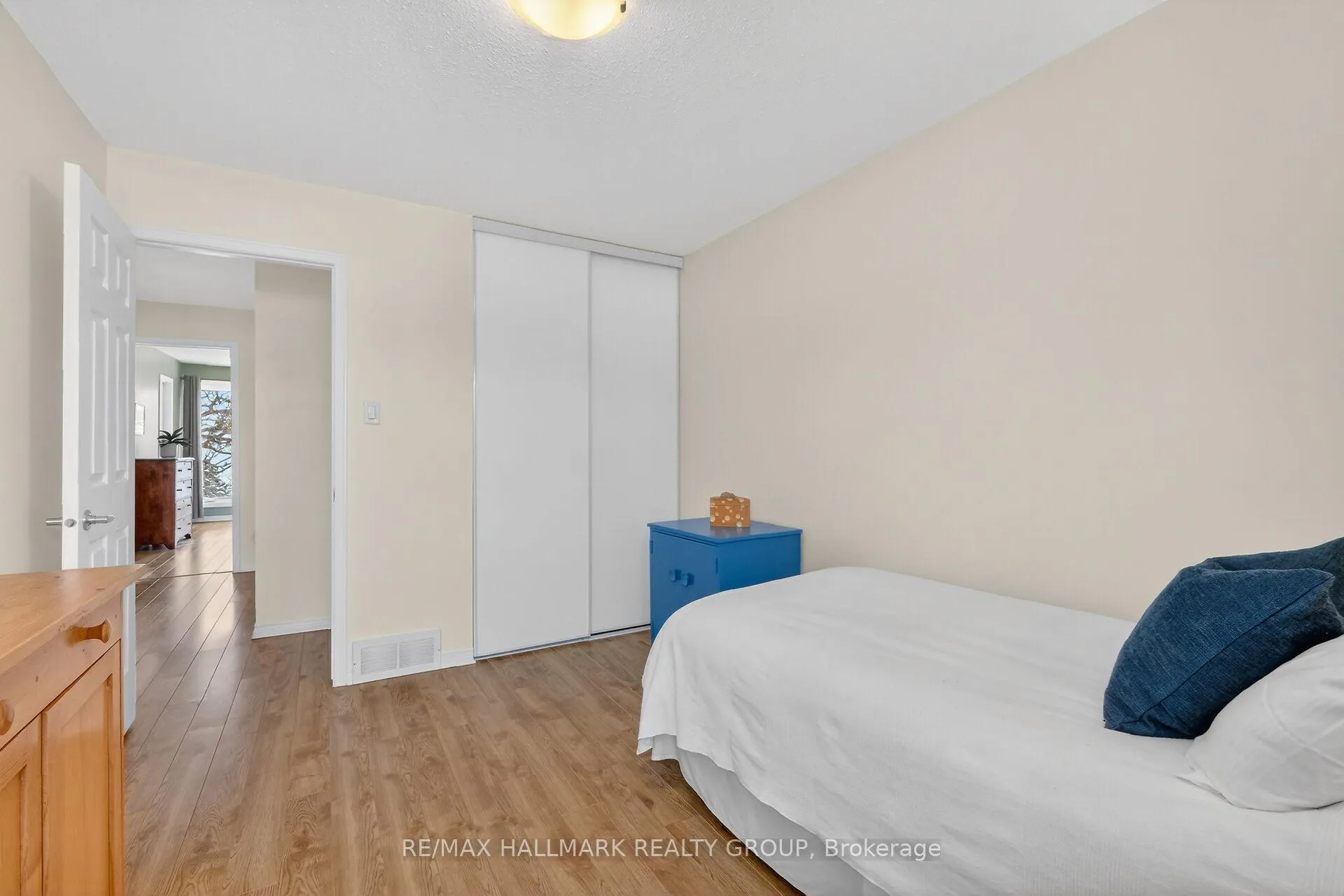Photo 33 of Unit 5, 9 Forsyth Lane, Ottawa, Crystal Beach — HOMEH