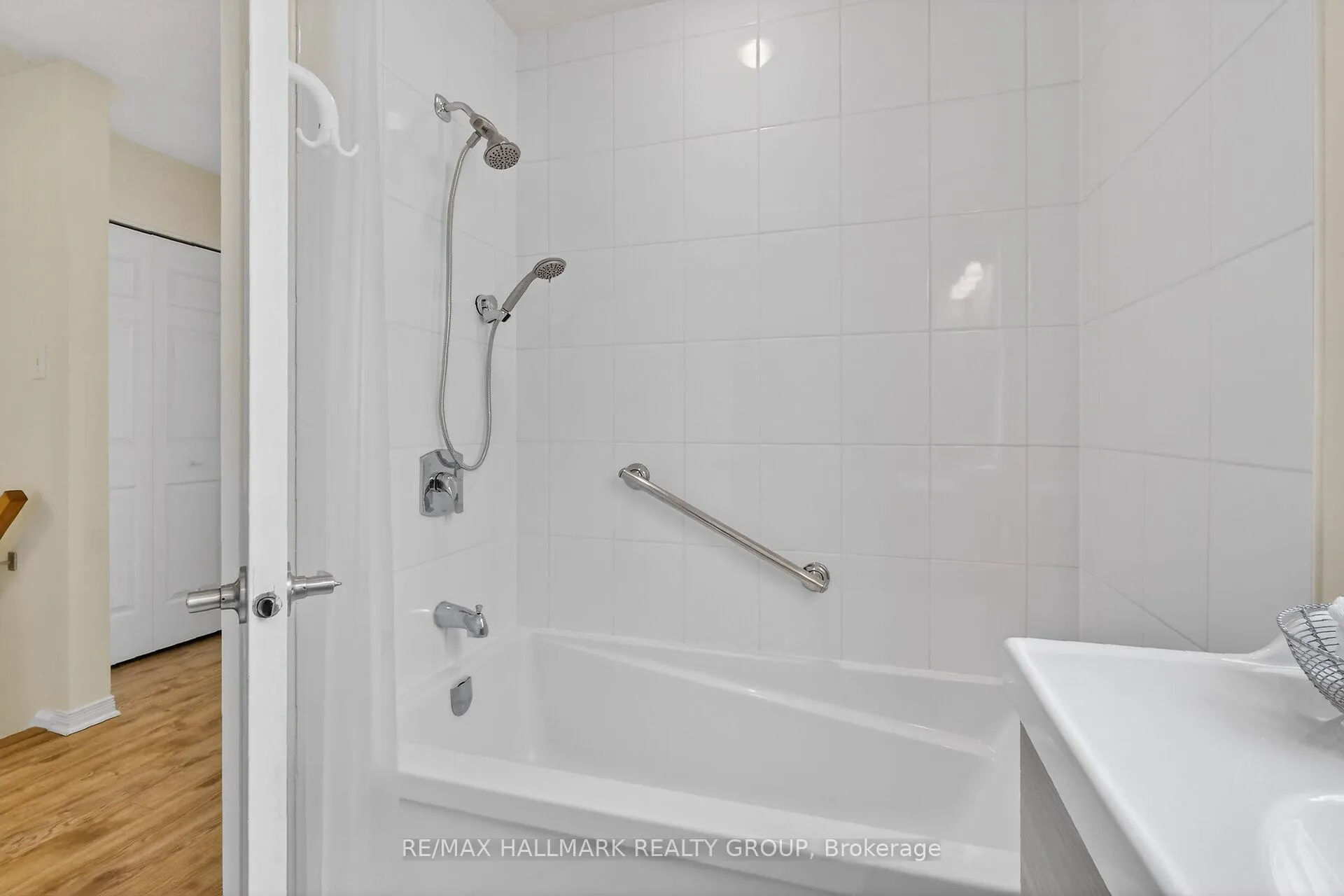 Photo 37 of Unit 5, 9 Forsyth Lane, Ottawa, Crystal Beach — HOMEH