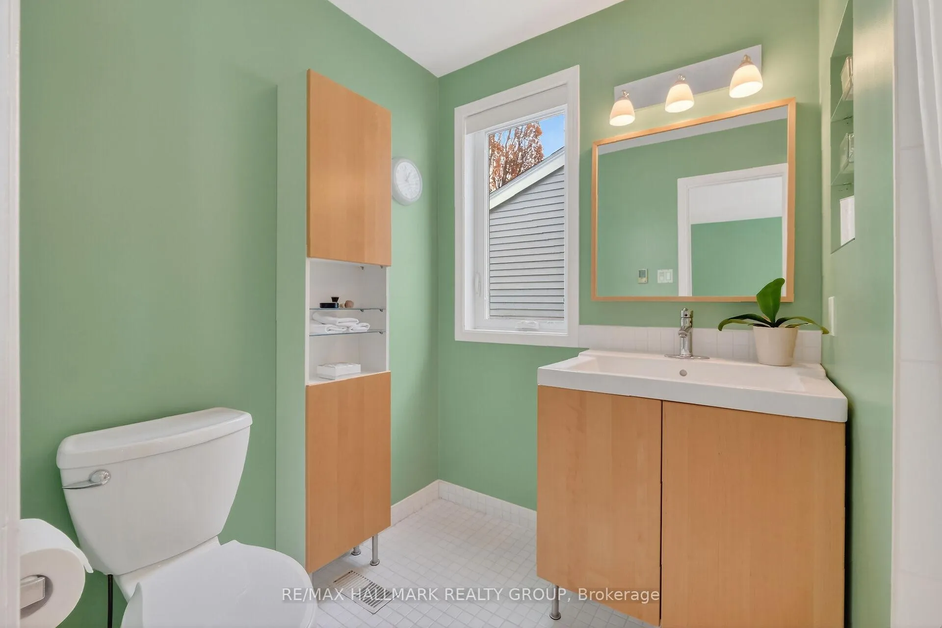 Photo 42 of Unit 5, 9 Forsyth Lane, Ottawa, Crystal Beach — HOMEH