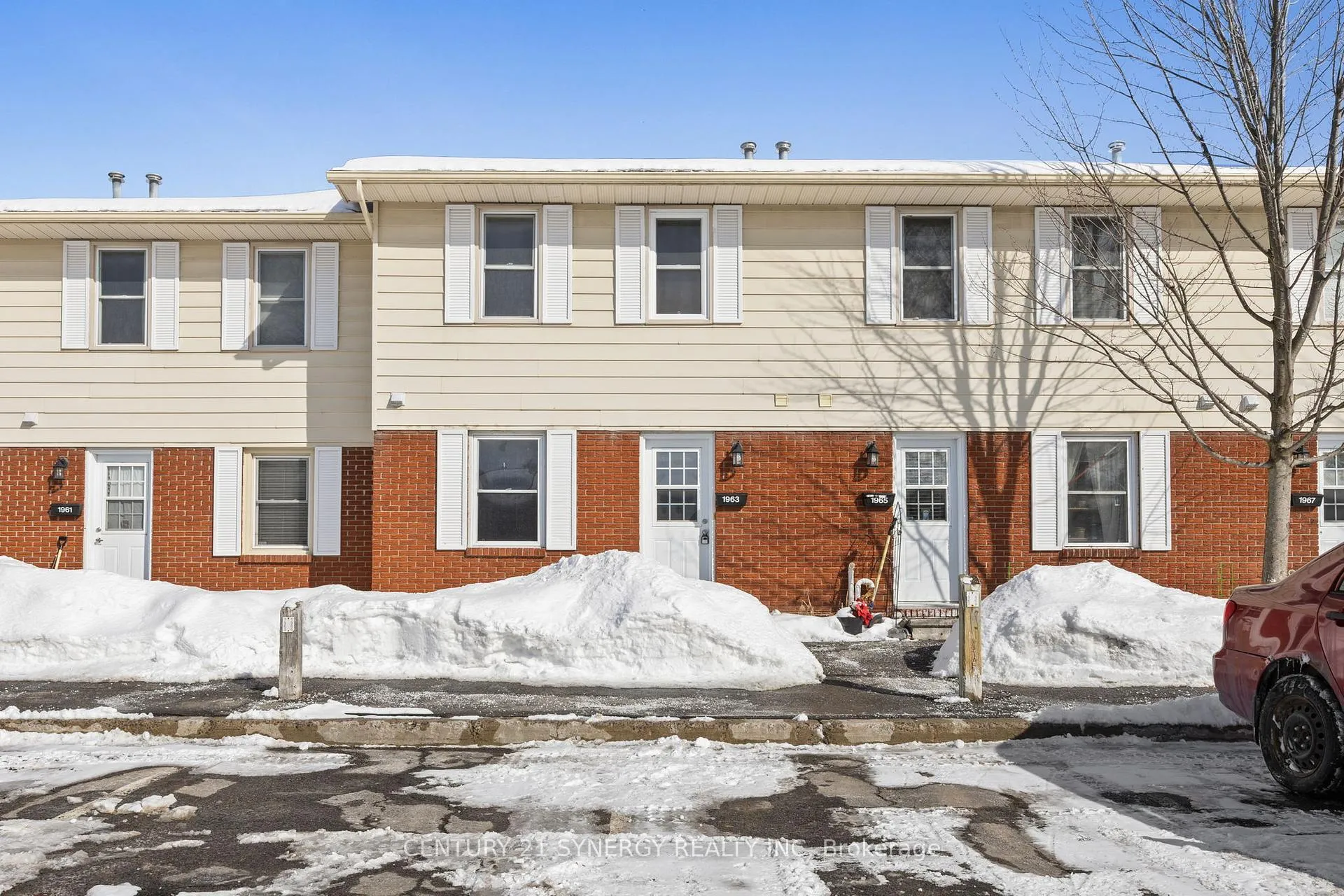 Photo 1 of Unit 22, 1963 Fairglen Mews, Ottawa, Blackburn Hamlet (South) — HOMEH